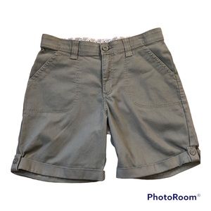 Lee 1889 green canvas like flat front shorts size 10 medium cotton spandex